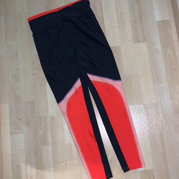 P.E NATION V waist High Waist Compression Leggings - Picture 3 of 9